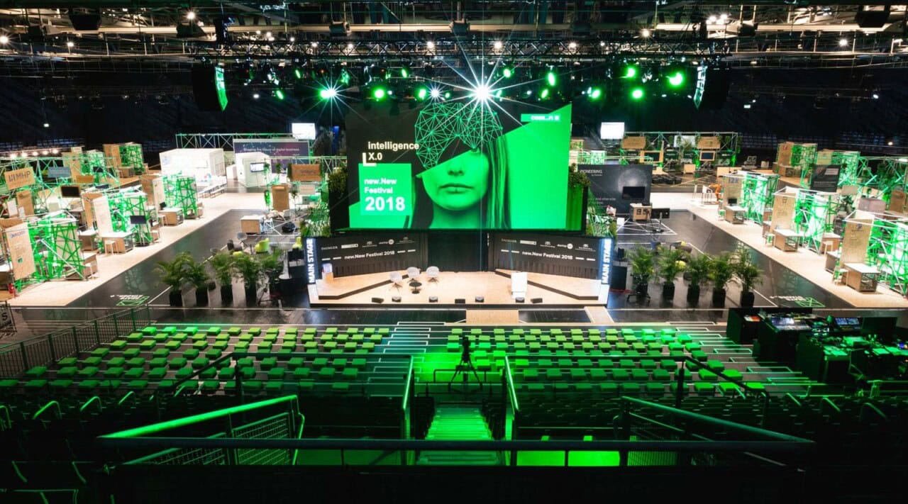 WECAUSE Festival Eventbau mit Containern